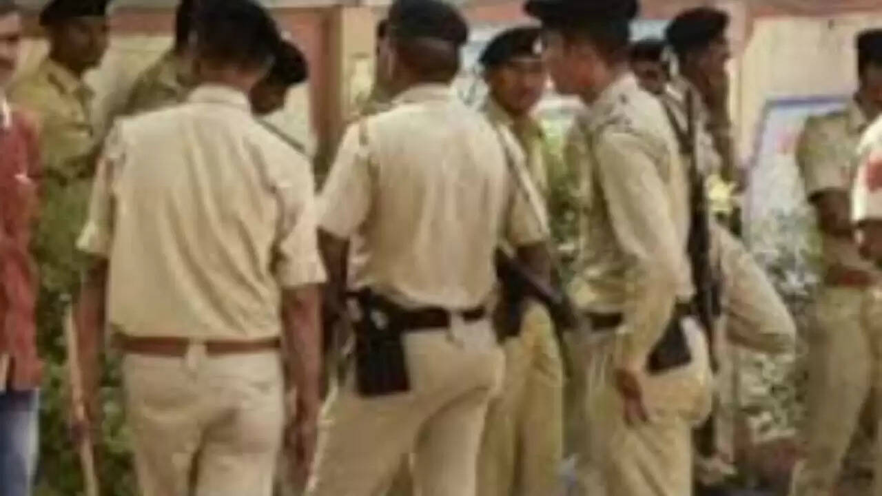 मध्य प्रदेश पुलिस में 12 साल तक बिना ड्यूटी वेतन लेने का मामला