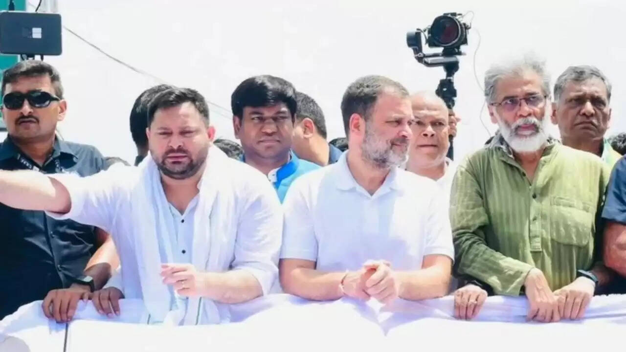 तेजस्वी यादव का बड़ा बयान: क्या विपक्ष चुनाव बहिष्कार पर विचार कर रहा है?