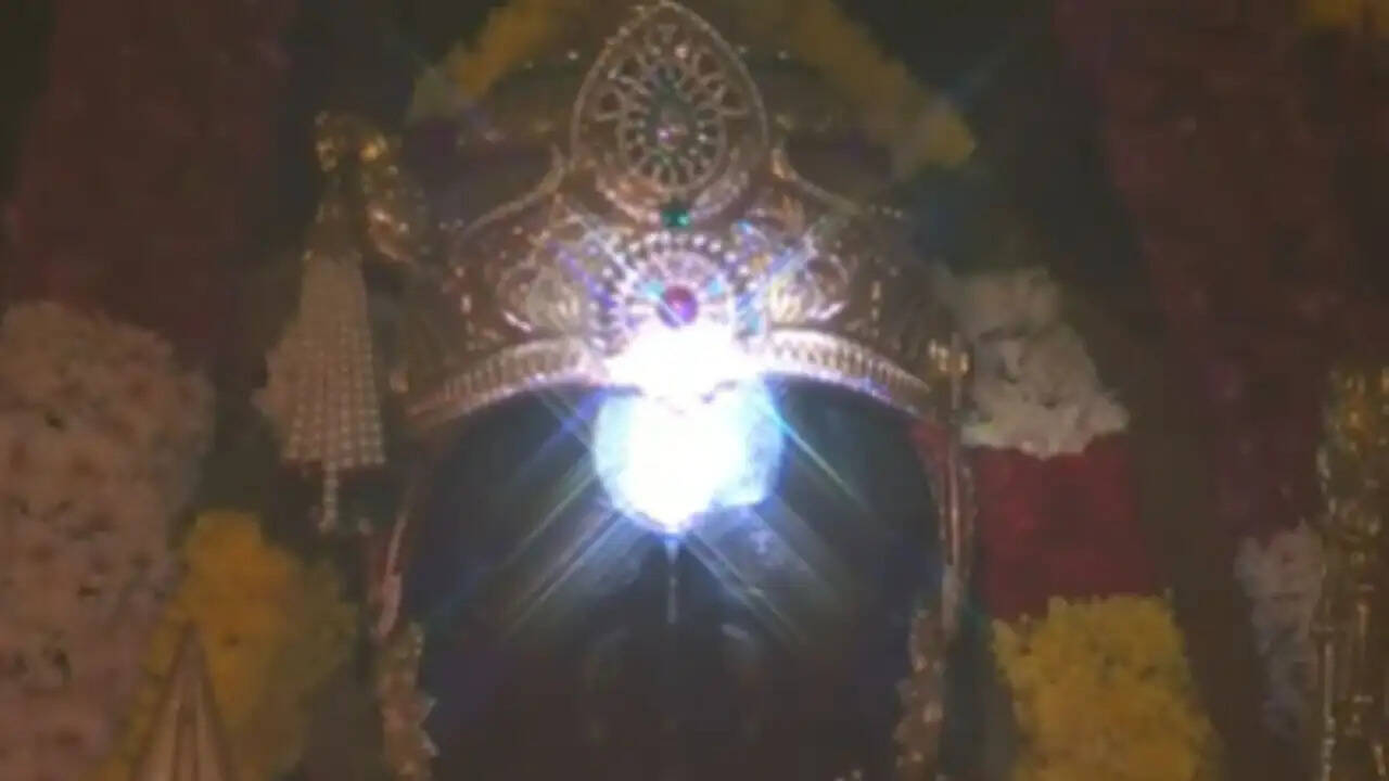 रामनवमी पर अयोध्या में रामलला का भव्य सूर्य तिलक समारोह