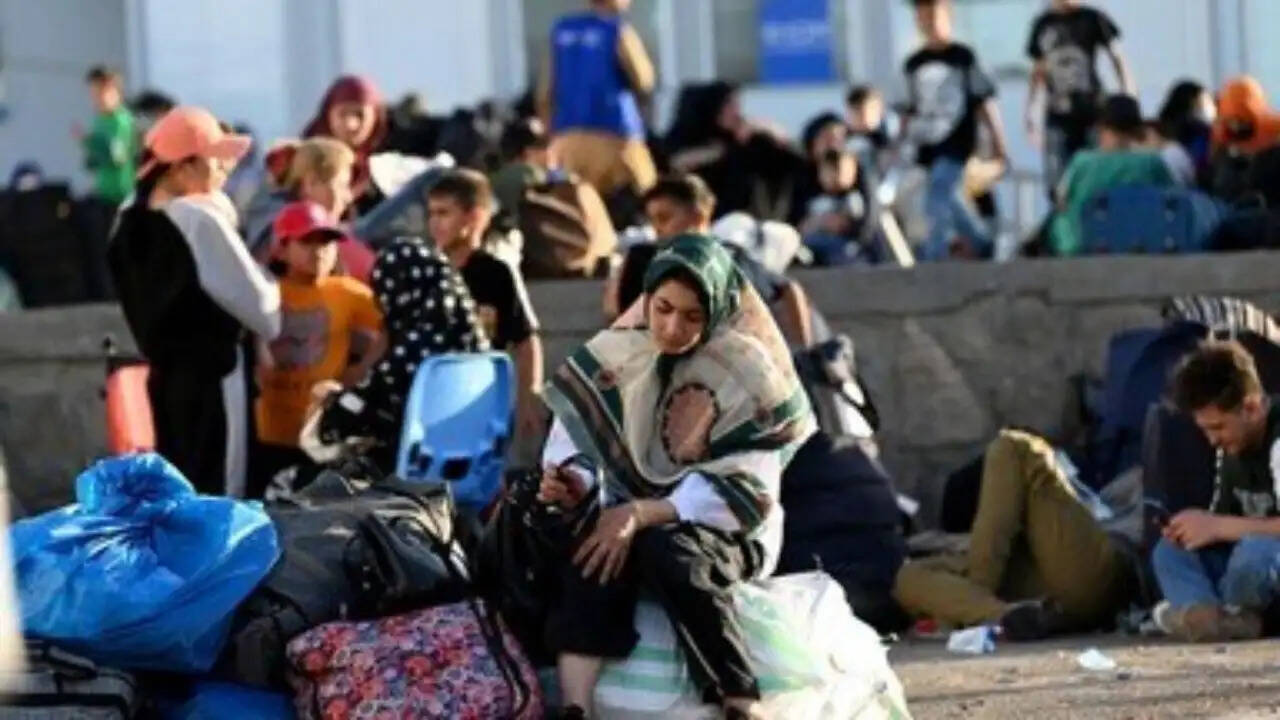 ईरान के नागरिकों की मुश्किलें: युद्ध के बीच इराक में सस्ते सामान की तलाश