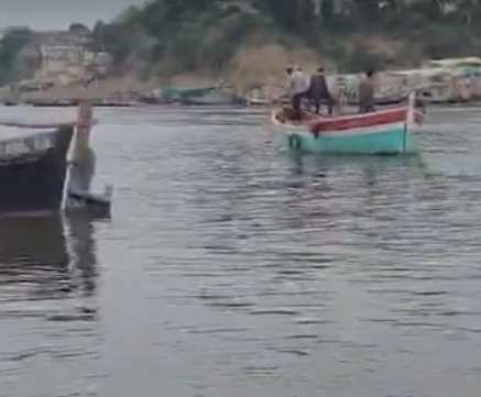 गुजरात : नर्मदा नदी के तेज बहाव में डूबे आठ पर्यटक, एक को बचाया