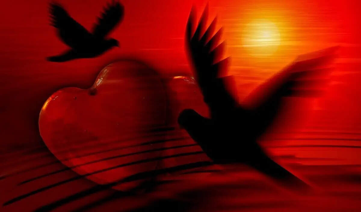 10 अप्रैल 2026 का प्रेम राशिफल: जानें आपकी राशि के लिए क्या है खास