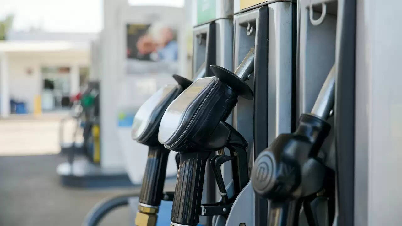 आज के पेट्रोल और डीजल के रेट: जानें अपने शहर की कीमतें