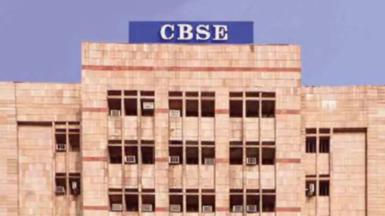 CBSE ने राहुल गांधी के आरोपों को किया खारिज, ठेका प्रक्रिया को बताया पारदर्शी