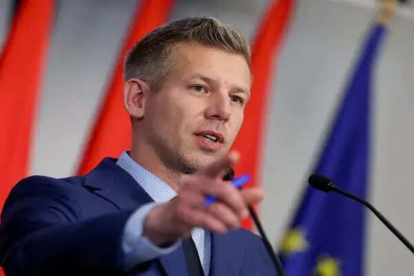 हंगरी के नए प्रधानमंत्री ने नेतन्याहू की गिरफ्तारी की चेतावनी दी