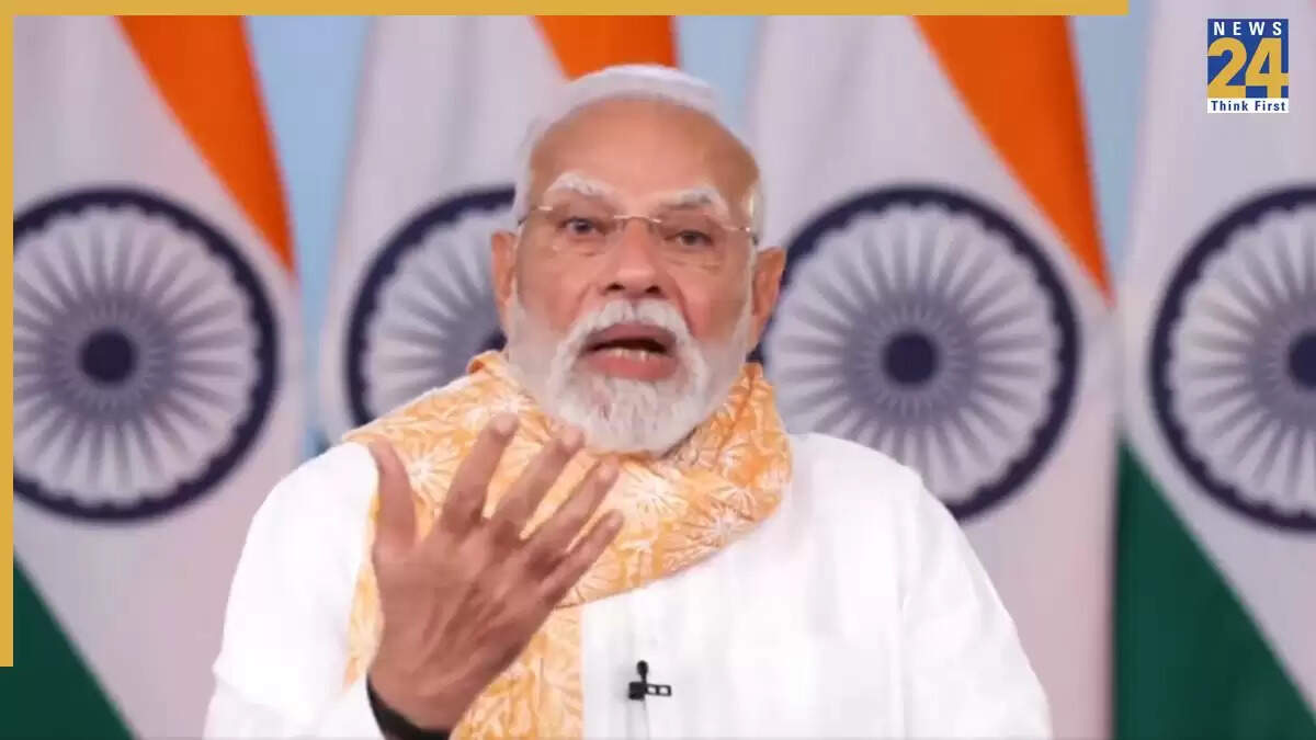 प्रधानमंत्री मोदी ने कांग्रेस-राजद के मंच से मां को अपशब्द कहे जाने पर दी प्रतिक्रिया