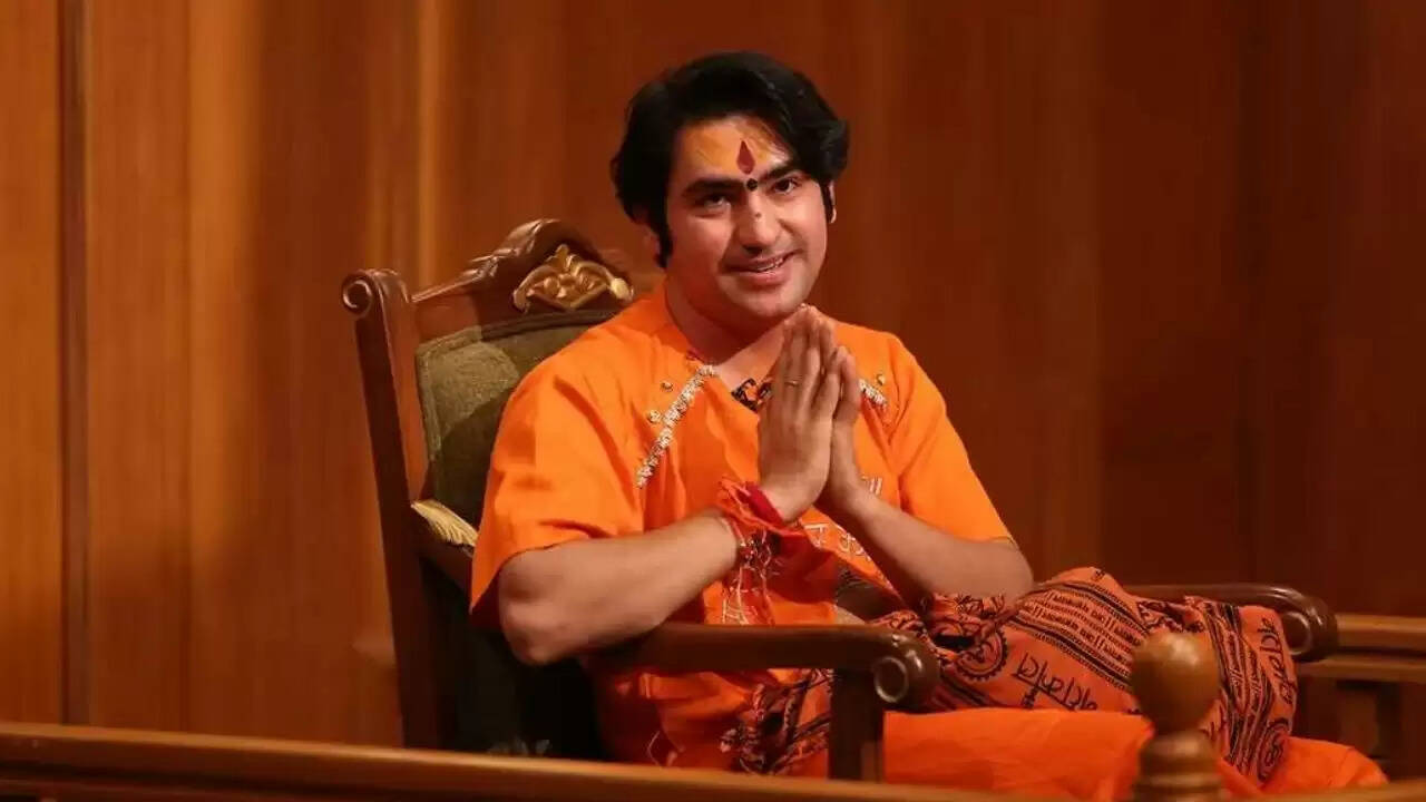 पंडित धीरेंद्र कृष्ण शास्त्री की लाइफस्टाइल पर खुलकर बोले