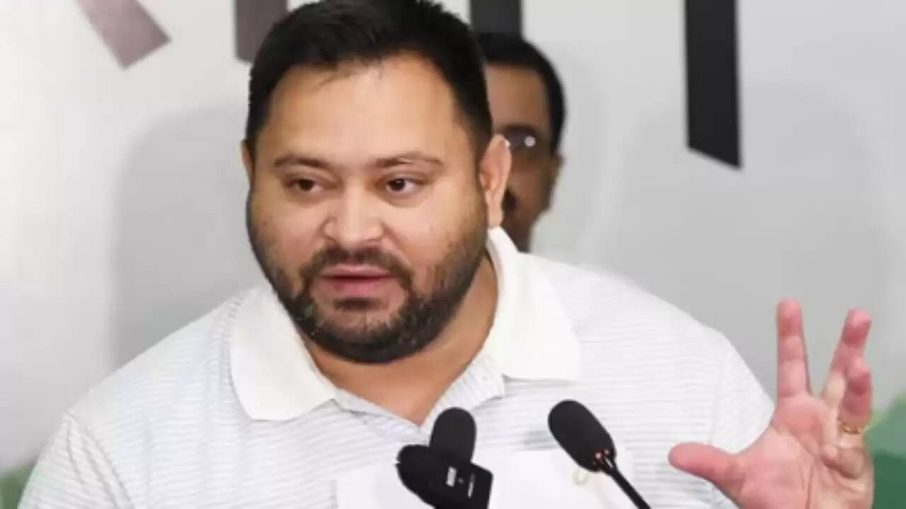 बिहार विधानसभा चुनाव 2025: आरजेडी की समीक्षा बैठक में तेजस्वी यादव बने नेता विपक्ष