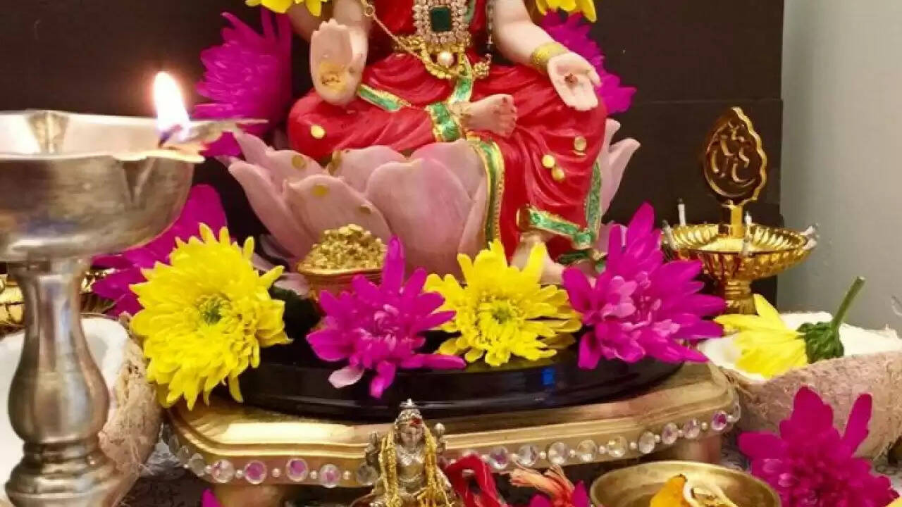 दीपावली का पर्व: रौशनी और खुशियों का त्योहार
