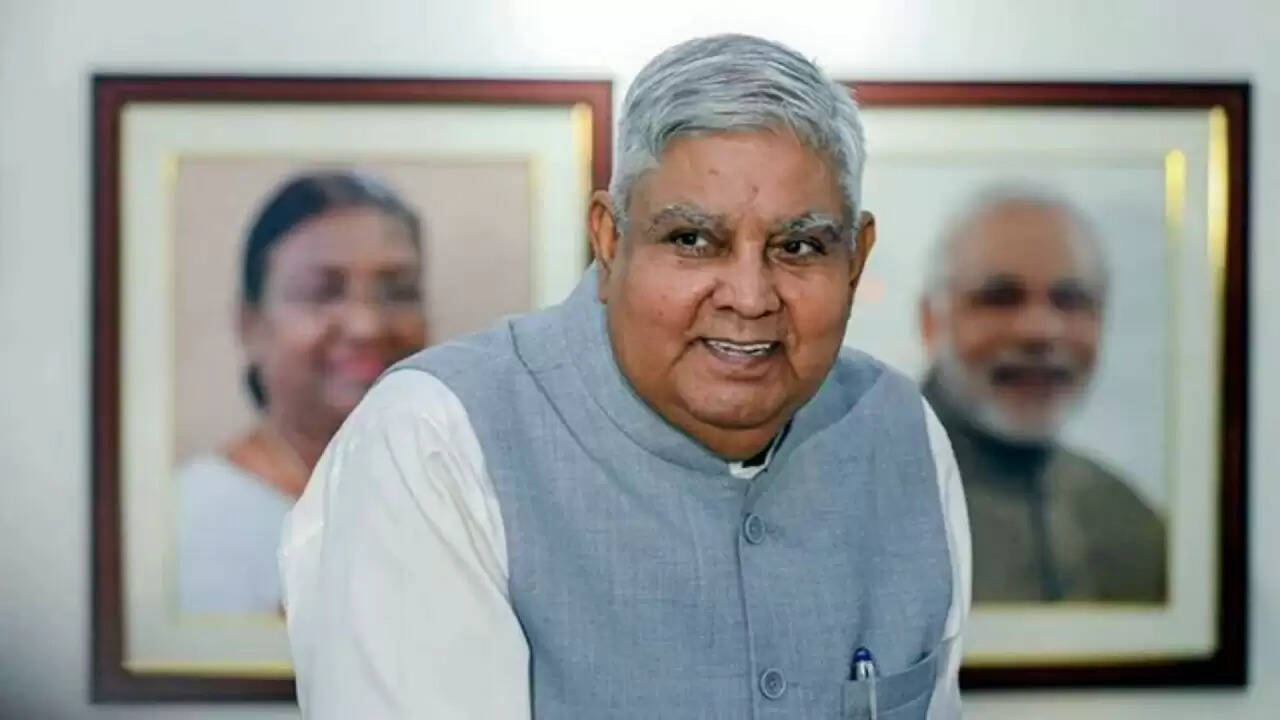 पूर्व उपराष्ट्रपति जगदीप धनखड़ की तबीयत बिगड़ी, AIIMS में भर्ती