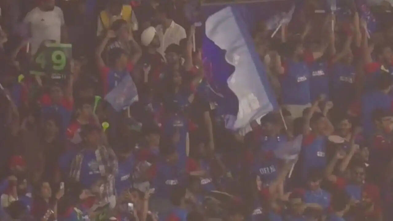 दिल्ली कैपिटल्स की शर्मनाक हार, RCB ने 75 रनों पर समेटा