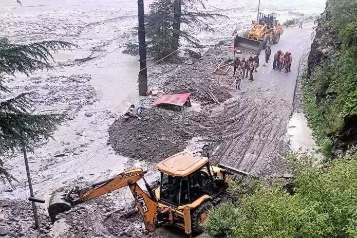 उत्तरकाशी में भूस्खलन से उत्पन्न संकट: धराली के निवासियों की आपबीती