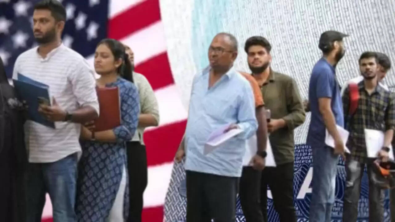 अमेरिका में प्रवासी श्रमिकों के लिए नए नियम: भारतीय पेशेवरों पर पड़ेगा गहरा असर