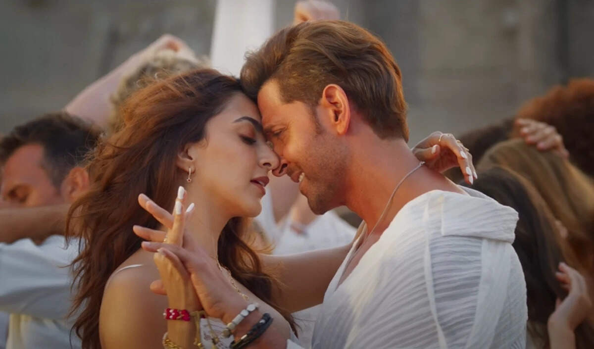 कियारा आडवाणी का जन्मदिन मनाते हुए 'वॉर 2' का पहला गाना रिलीज़