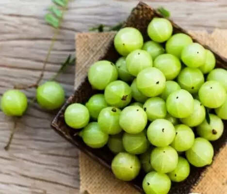 आंवले का सेवन: फायदे और नुकसान