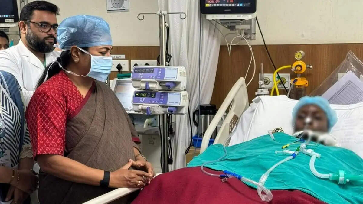 दिल्ली के मालवीय नगर अग्निकांड में 21 लोगों की मौत, मुख्यमंत्री ने किया मुआवजे का ऐलान