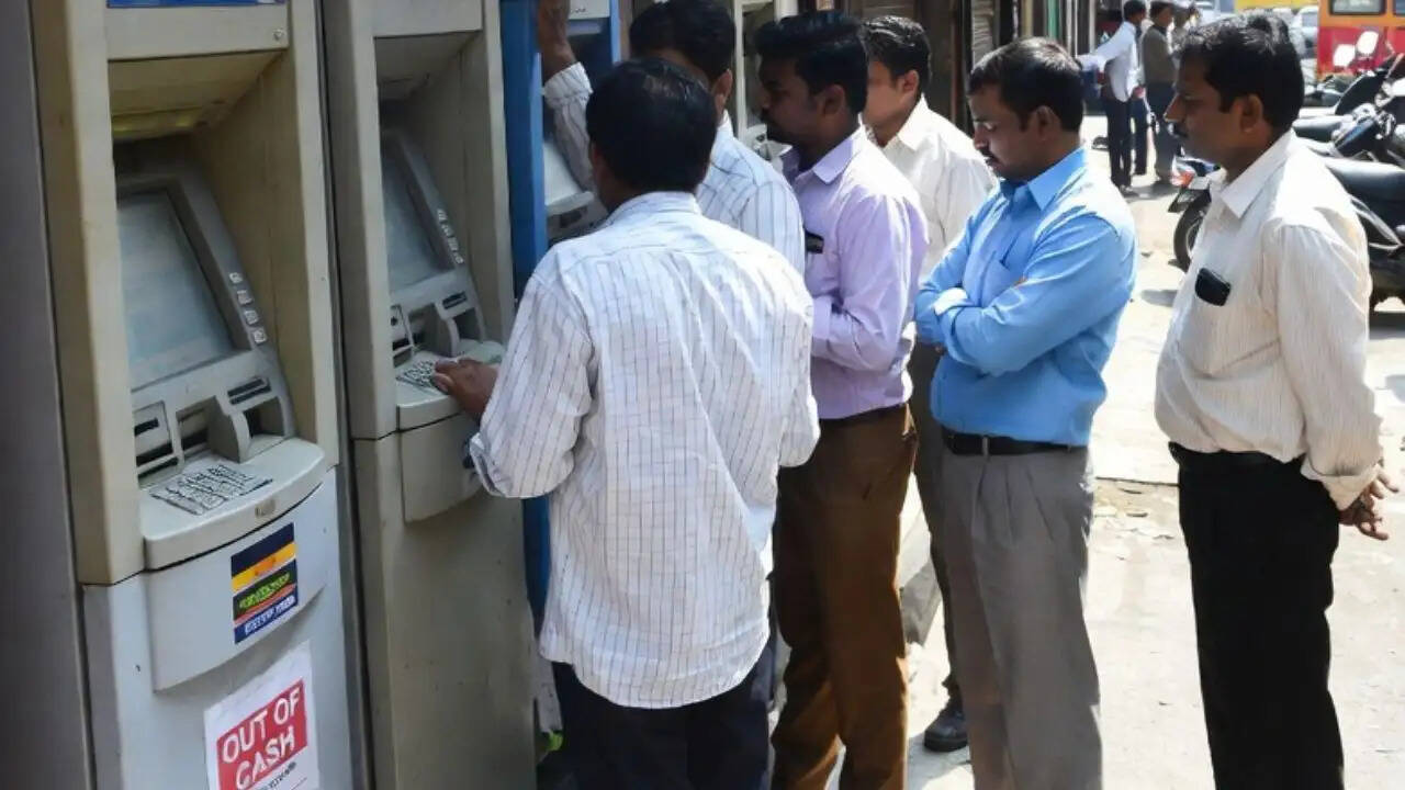 भारत में एटीएम में कैश की कमी: क्या है असली वजह?