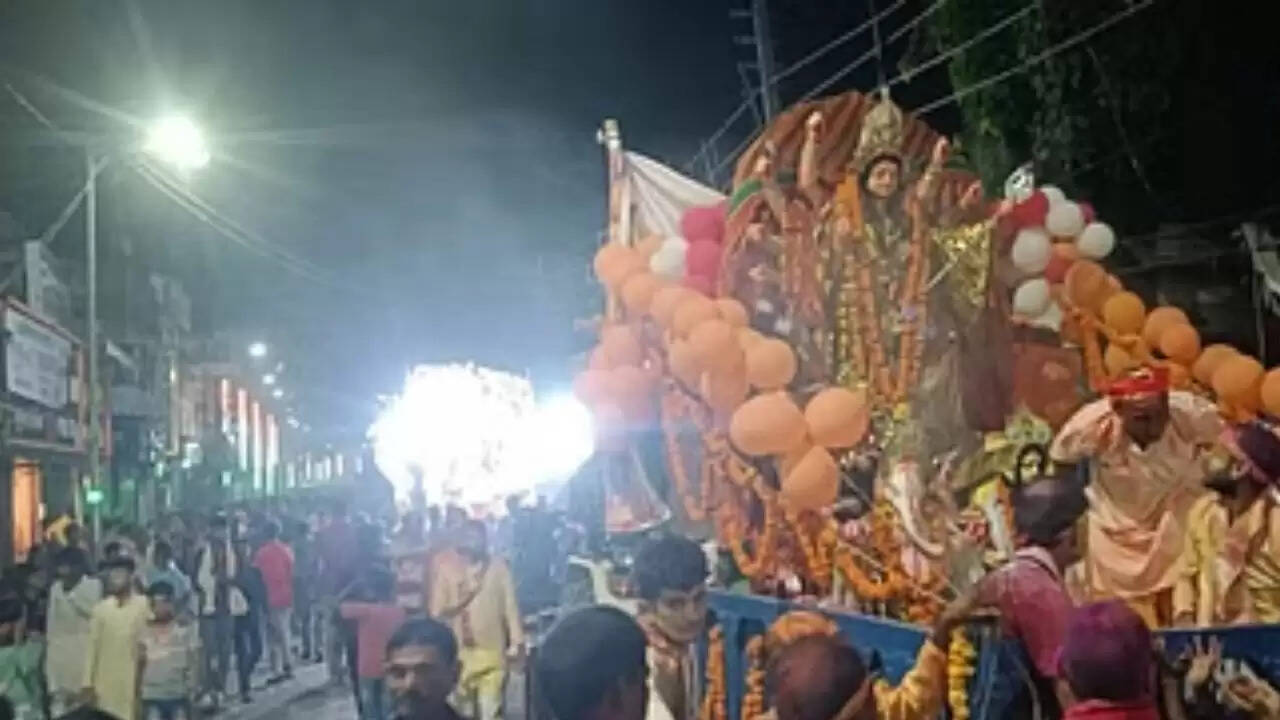 महराजगंज में दुर्गा प्रतिमा विसर्जन के दौरान बड़ा हादसा