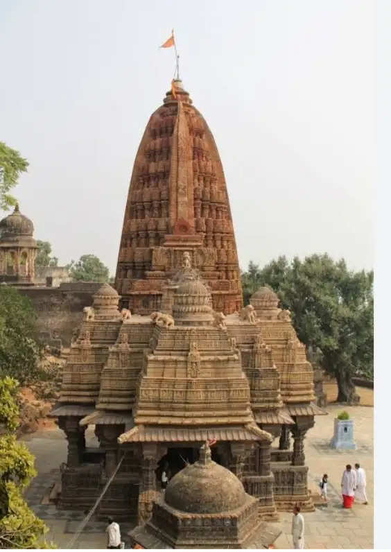 देवास: महाशिवरात्रि के पावन पर्व पर बाबा सिद्धनाथ का दूल्हे के रूप में हुआ श्रृंगार