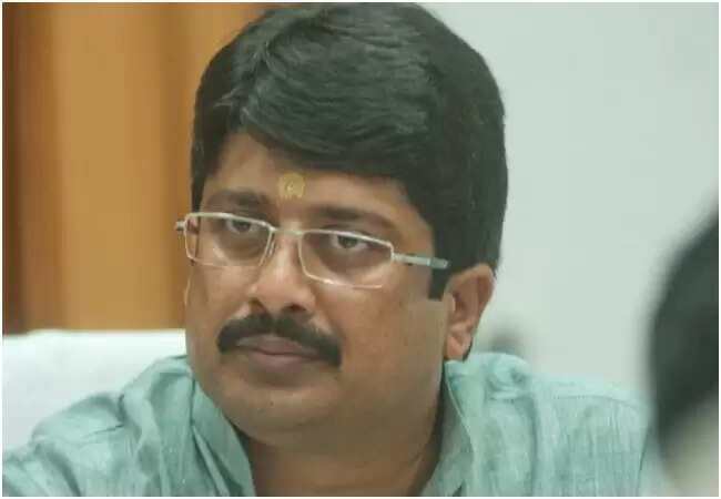 दिल्ली में मेट्रो स्टेशन के पास विस्फोट: राजा भैया का तीखा बयान