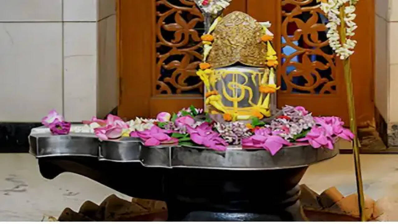 सावन सोम प्रदोष व्रत 2026: शिव कृपा पाने का विशेष अवसर