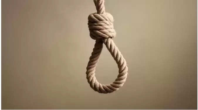 पश्चिम बंगाल में बूथ लेवल ऑफिसर का शव स्कूल में लटका मिला, परिवार ने लगाया काम के दबाव का आरोप