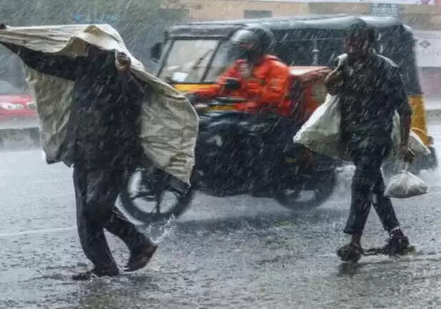 बिहार में बारिश का अलर्ट: 32 जिलों में तेज हवाओं के साथ होगी बारिश