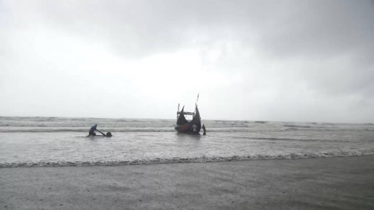 चक्रवात शक्ति: महाराष्ट्र में अलर्ट, मछुआरों के लिए चेतावनी