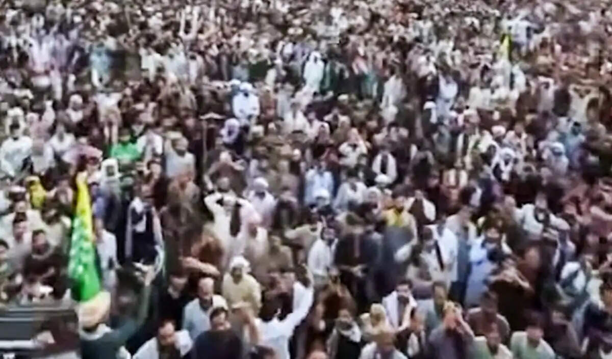 POK में मानवीय संकट: पाकिस्तान की नाकेबंदी से बढ़ी खाद्य और दवा की कमी