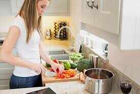 Kitchen Hacks: खाना बनाने में नहीं लगेगा समय, इस ट्रिक से बनाएं अपनी कुकिंग को टेस्टी और आसान
