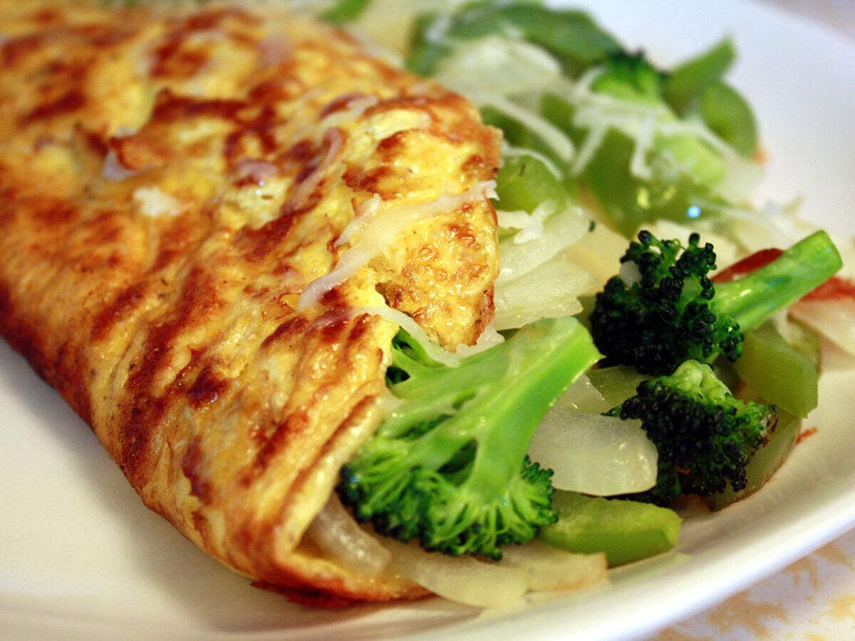 Broccoli Omelette Recipe: ब्रोकली का ऑमलेट खाकर करें दिन की हेल्दी शुरुआत, इसे बनाने की रेसिपी भी है बहुत आसान