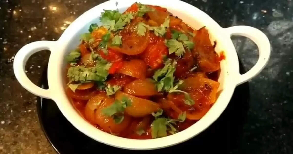Recipe: क्या आपने प्याज - टमाटर की सब्जी खाई है, जानें रेसिपी और टिप्स