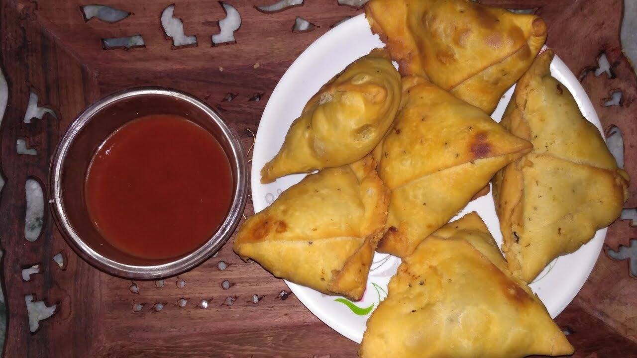 कोरोना में गई नौकरी तो साइकिल को बना दी दुकान...अब इनके लिट्टी-छोला और चटनी के दीवाने हैं लोग