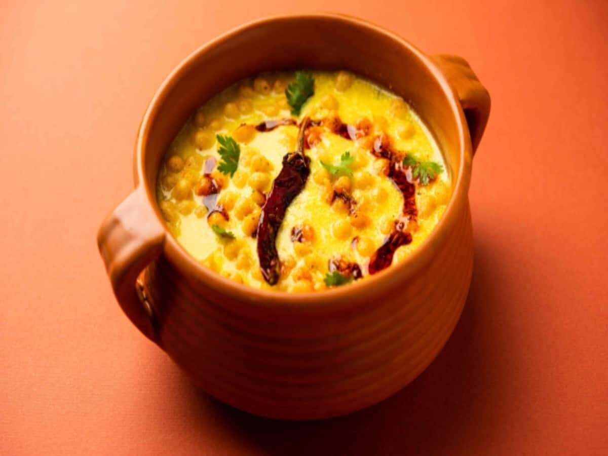 Dinner Recipe: ऐसे बनाएं सिंगाड़ा की स्वादिष्ट सब्जी, खाने का बढ़ जाएगा स्वाद, सेहत के लिए भी होती है फायदेमंद