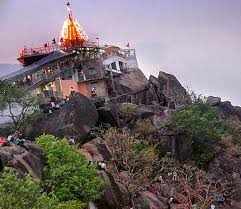 बम्लेश्वरी देवी मंदिर, छत्तीसगढ़ यह मंदिर राजनांदगांव जिले के डोंगरगढ़ कस्बे में स्थि
