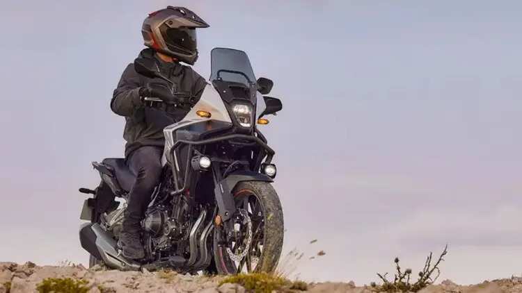 Honda NX500 के लिए शुरू हुई भारत में डिलीवरी, जानिए इंजन और कीमत की सभी डिटेल!