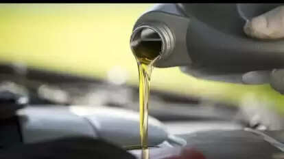 Auto Care: कौन सा इंजन ऑयल आपकी गाड़ी के लिए है बेस्ट,  जानें ये कितने तरीका का होता है और कैसे करता है काम
