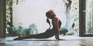 Yoga Tips: रीढ़ की हड्डी से जुड़ी समस्याओं में फायदेमंद है यह योगासन, स्कोलियोसिस की शिकायत भी होगी दूर