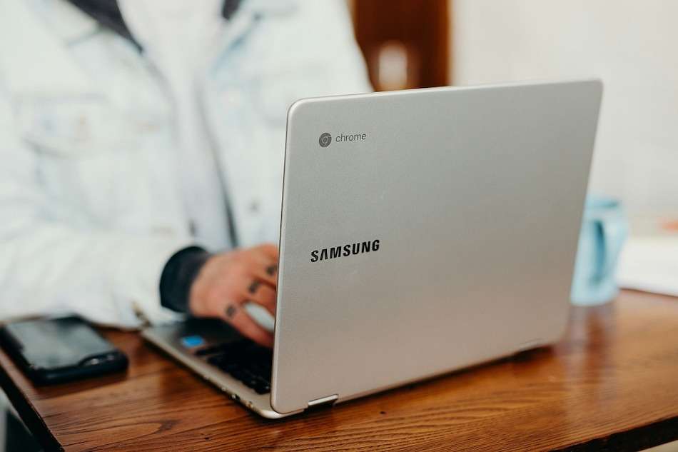 मेड इन इंडिया Galaxy S24 के बाद Samsung का बड़ा ऐलान, इस साल नोएडा में लैपटॉप प्रोडक्शन शुरू करेगी कंपनी