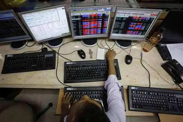 Stock Market: दिनभर के उतार-चढ़ाव के बाद शेयर बाजार सपाट स्तर पर बंद हुआ।