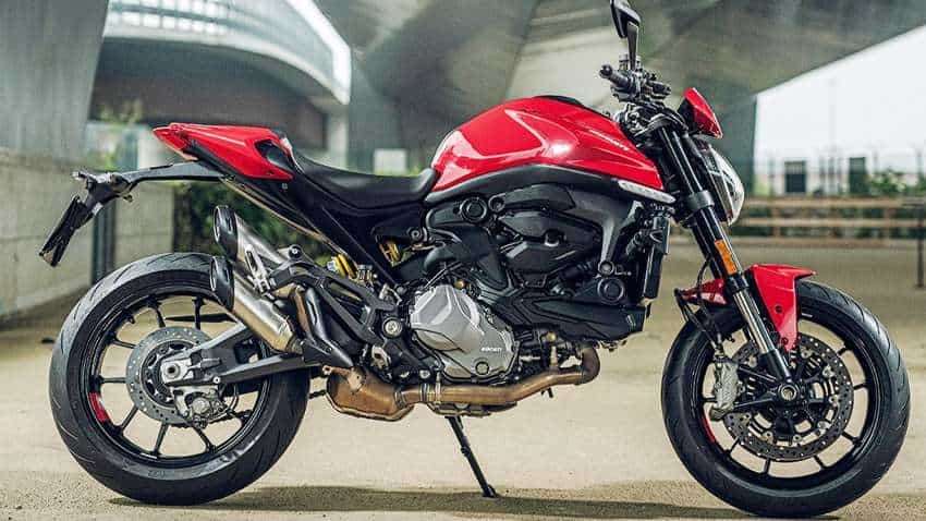 Ducati ने लॉन्च किए 2 नई सुपरबाइक, कीमत- ₹24 लाख से शुरू, BMW की इस बाइक से सीधा मुकाबला	