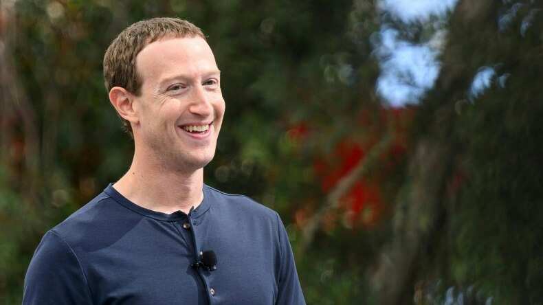 ...तो क्या अब बीफ बेचेंगे Mark Zuckerberg? गायों को दे रहे ड्राई-फ्रूट्स और बीयर