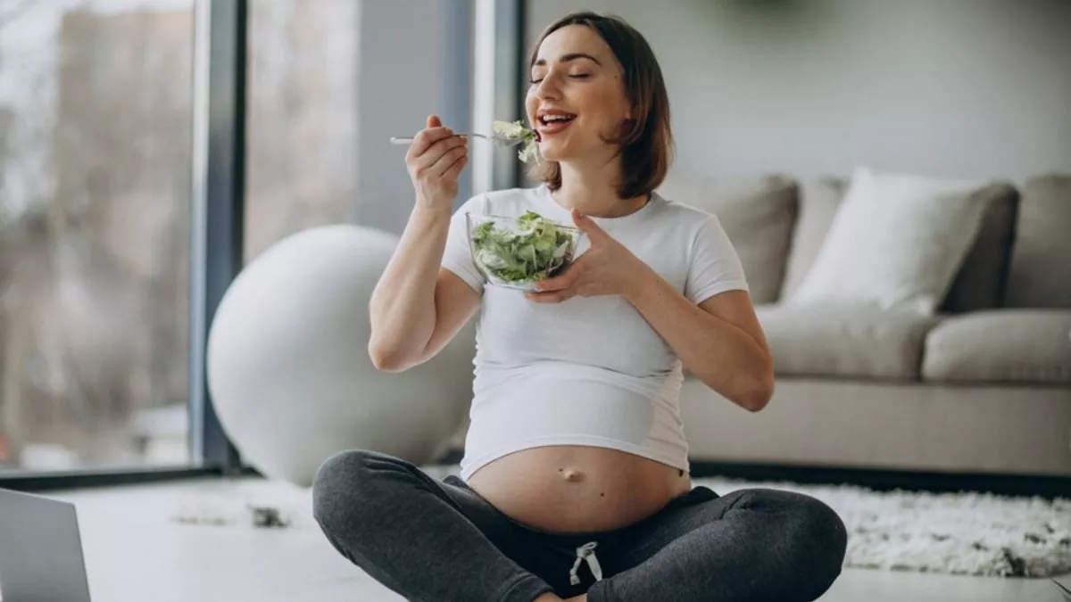 Summer Foods For Pregnancy: गर्मियों में प्रेग्नेंट महिलाएं जरूर खाएं ये फूड आइटम्स, मां के साथ बच्चे को भी मिलेंगे ढेरों फायदे