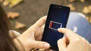 Smartphone Tips: फोन स्विच ऑफ होने से पहले ही मिलेगा अलर्ड, बस एक सेटिंग से हो जाएगा काम