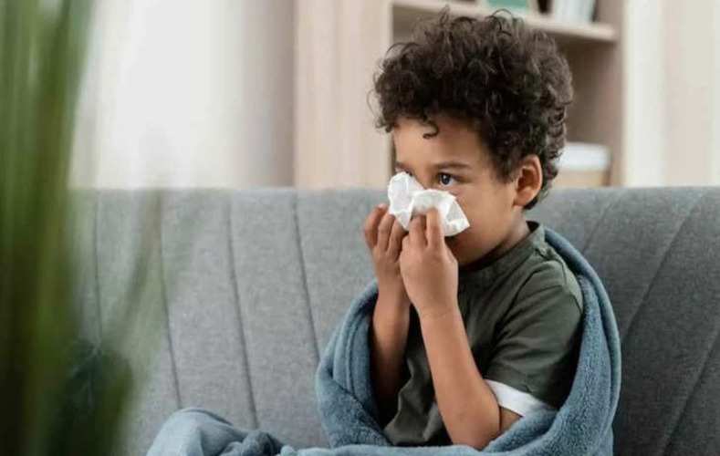 Health Tips: बदलते मौसम में कहीं आपका बच्चा सर्द गर्म का शिकार न हो जाएं