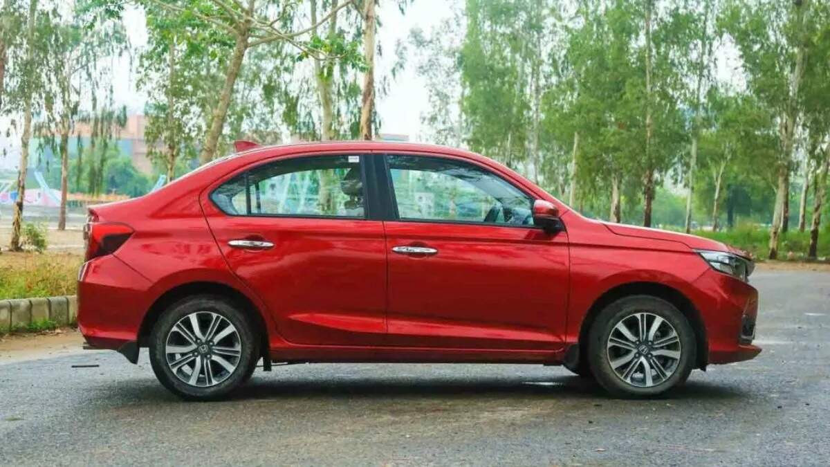 बहुत जल्द लॉन्च होंगी ये 2 सेडान गाड़ियां.. फीचर्स से लेकर लुक तक सब होगा जबरजस्त !