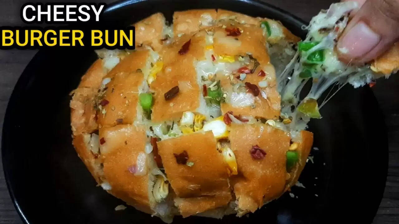 Cheese Stuffed Buns: बन्स से बर्गर न बनाएं, पनीर स्टफ्ड बन्स स्वादिष्ट होते हैं, रेसिपी के लिए देखें यह वीडियो
