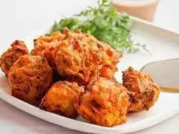 Onion Pakora Recipe: दिन में भूख लगे तो फटाफट बनाएं प्याज के पकोड़े, मिलेगा लाजवाब स्वाद