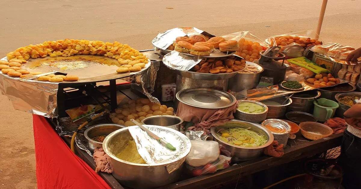 टेस्टी खाने के लिए मशहूर है दिल्ली का ये रेस्टोरेंट, रणबीर कपूर-रिचा चड्ढा भी उठा चुके लुत्फ; जानें लोकेशन