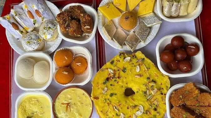 Diwali 2023: धनतेरस से दिवाली तक के लिए हर दिन तैयार करें अलग मिठाई, खाकर घरवाले होंगे खुश
